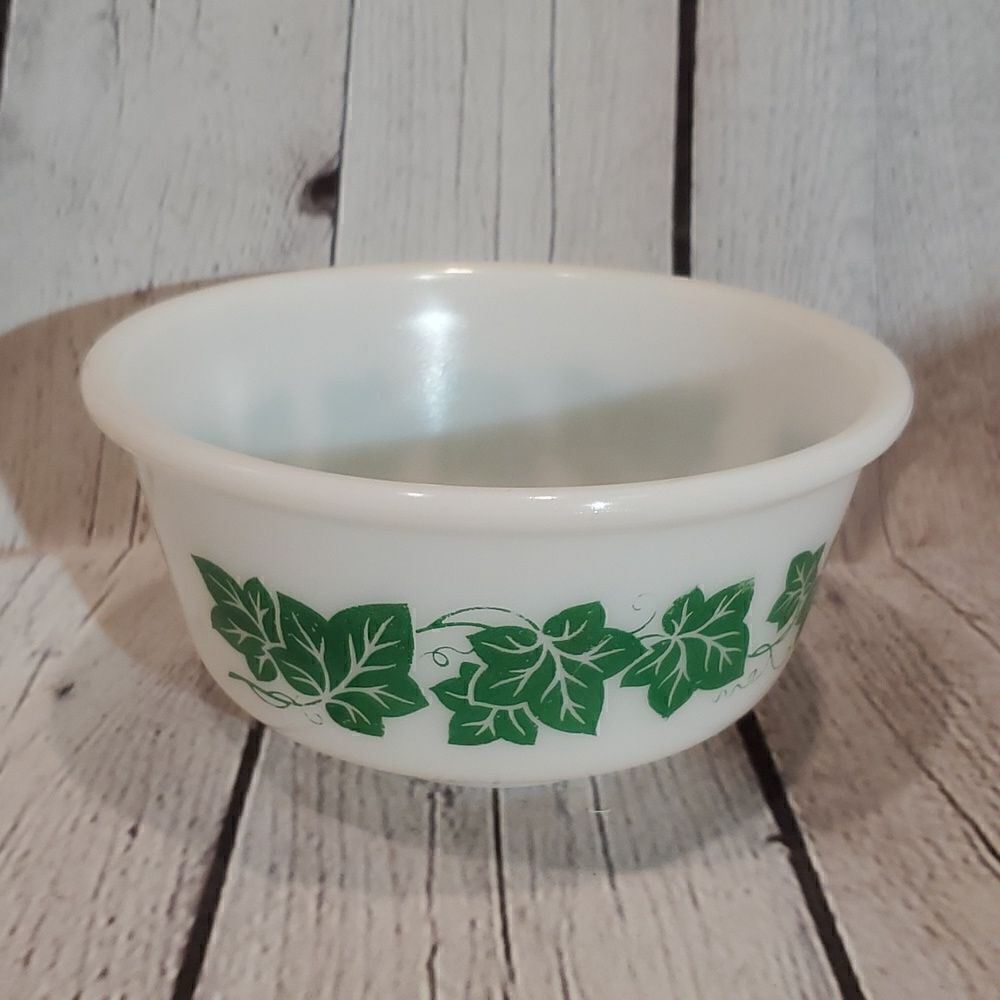 Hazel Atlas 1 qt green ivy milk glass bowl
